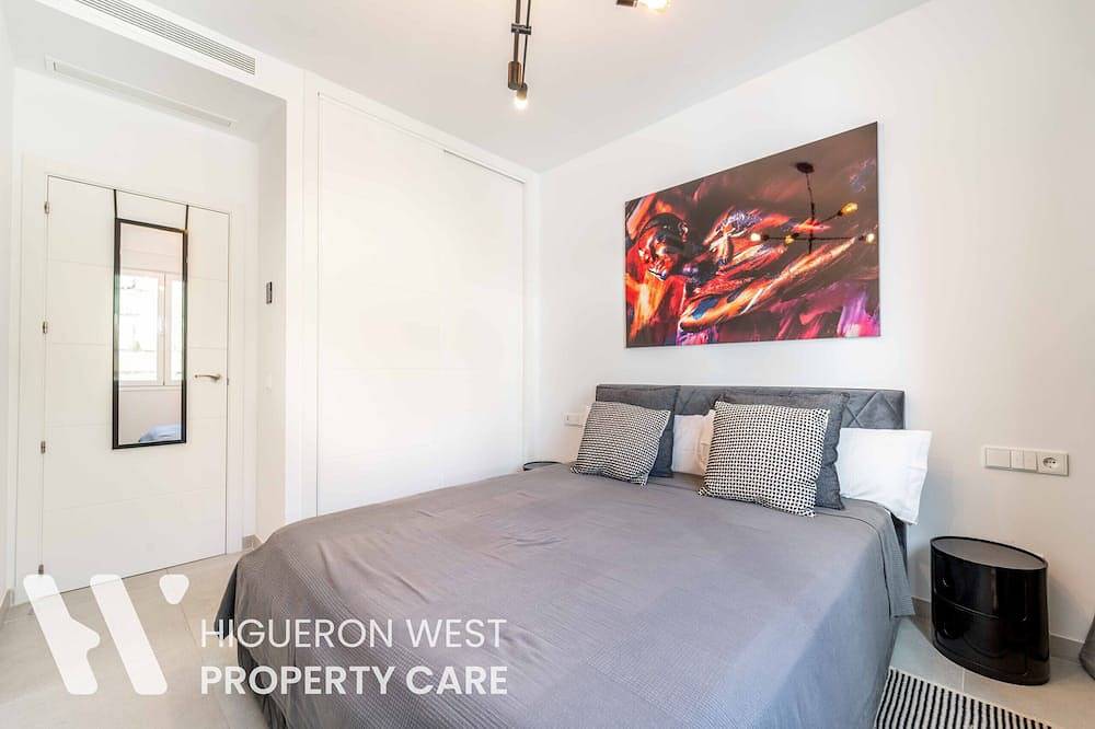 Entire apartment, Luma View Retreat in La Capellania, Benalmádena