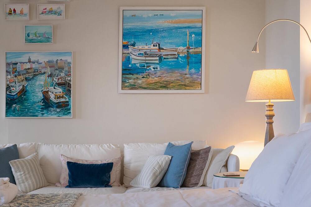 Luxurious 7 bedroom Villa in the popular sailing village, Bembridge in Bembridge, Isle of Wight