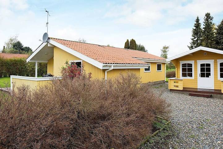 Ferienhaus für 8 Personen, mit Sauna und Terrasse in Råbylille Strand
