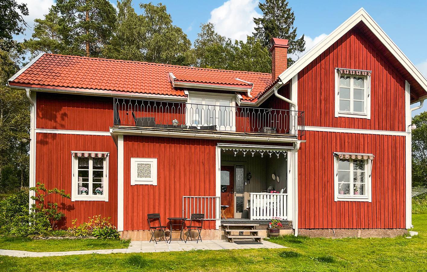 Hus för 6 Personer, med sjöutsikt samt terass och trädgård
