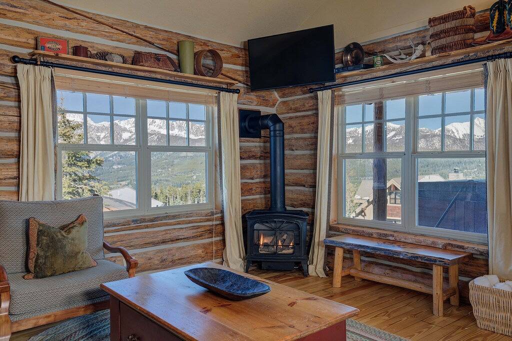 Moonlight Club! Ski-in / Ski-out Cowboy Heaven Cabin mit bester Aussicht in Big Sky! in Big Sky Mountain Village, Big Sky