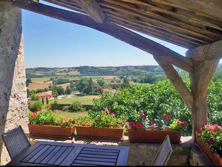 Location de vacances pour 10 personnes, avec vue ainsi que jardin et piscine, animaux acceptés à Saint-Nazaire-de-Valentane - 4