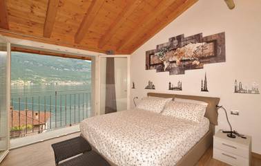 Vacation Apartment for 5 Guests in Lezzeno, Lake Como, Picture 4