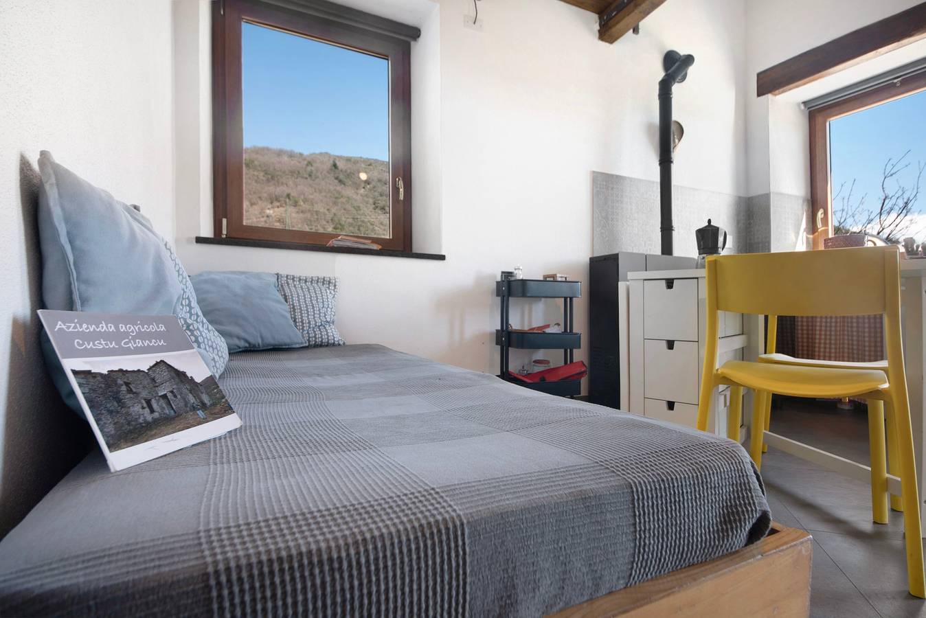 Feriehus for 3 personer med have in Costa di Cichero, San Colombano Certenoli