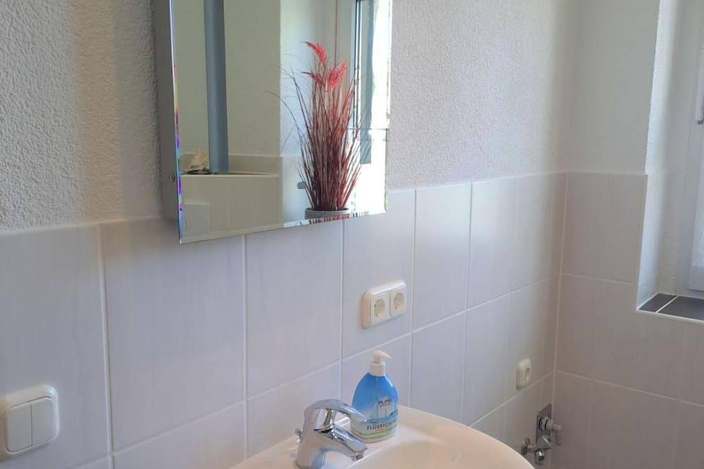 Ganze Wohnung, Ferienwohnung 2, 60 qm, 1 Schlafzimmer, max. 4 Personen in Lindow, Ruppiner Seenland