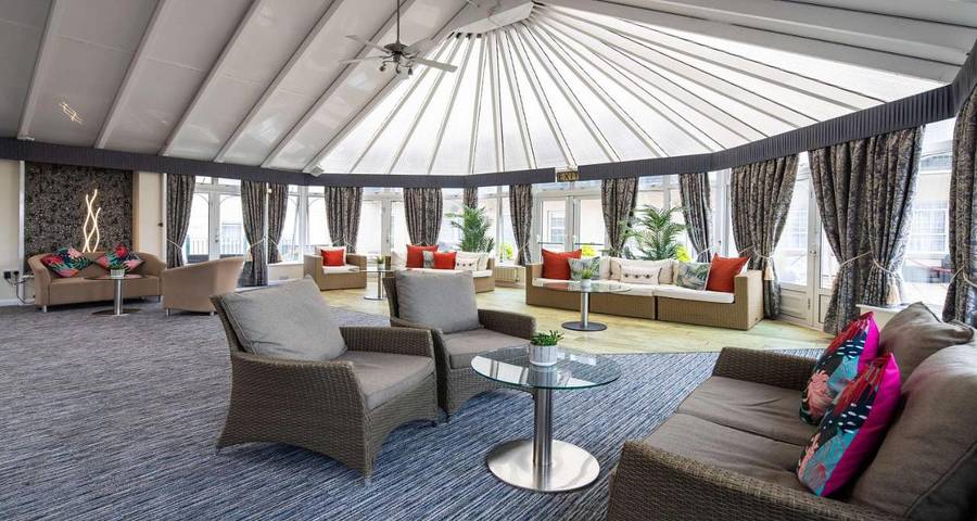 Hôtel pour 4 personnes, avec terrasse dans Saint-Hélier - 2