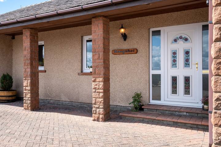 Mangahei Bungalow in Lake District