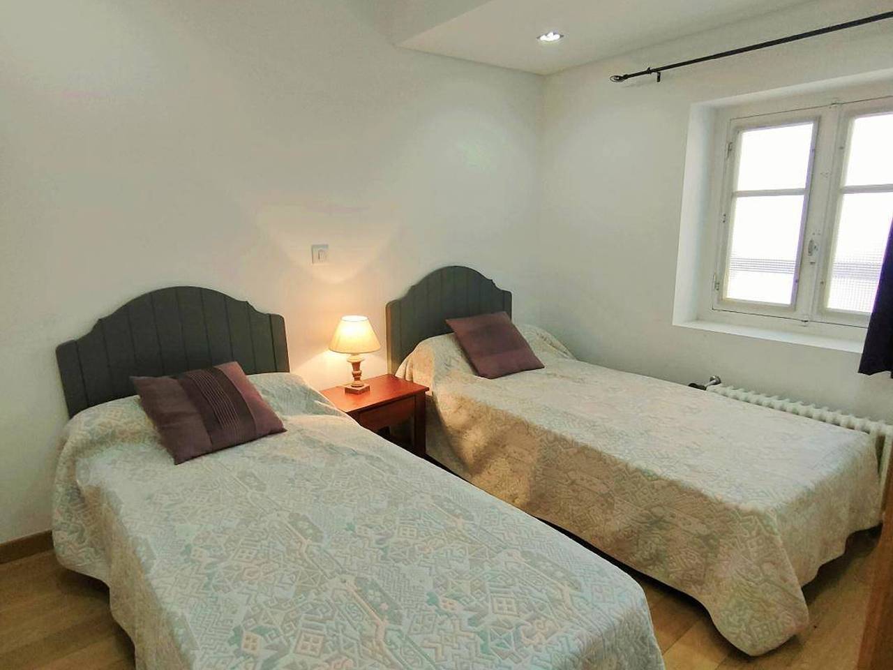 Appartement entier, Appartement 3 pièces à Cauterets, proche thermes et télécabine, avec wifi et parking in Cauterets, Parc national des Pyrénées