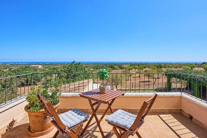 Ferienhaus für 6 Personen, mit Terrasse und Whirlpool sowie Garten in s'Horta