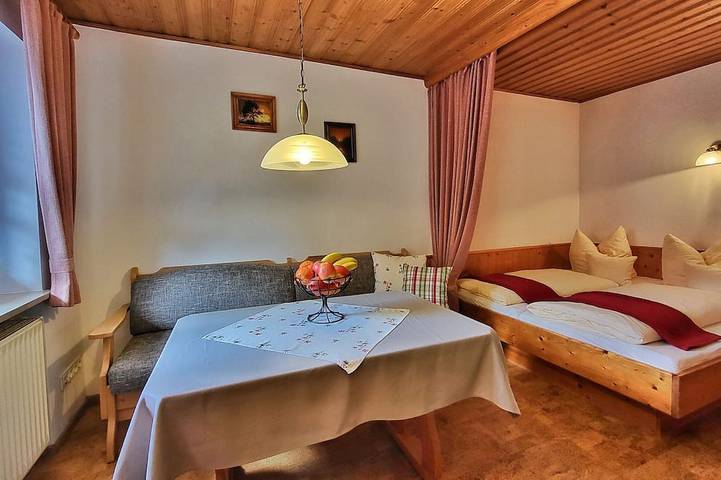 Ganze Wohnung, Gemütliche Einzimmer-Wohnung mit Terrasse in den Bergen in Oberau, Bayerische Alpen