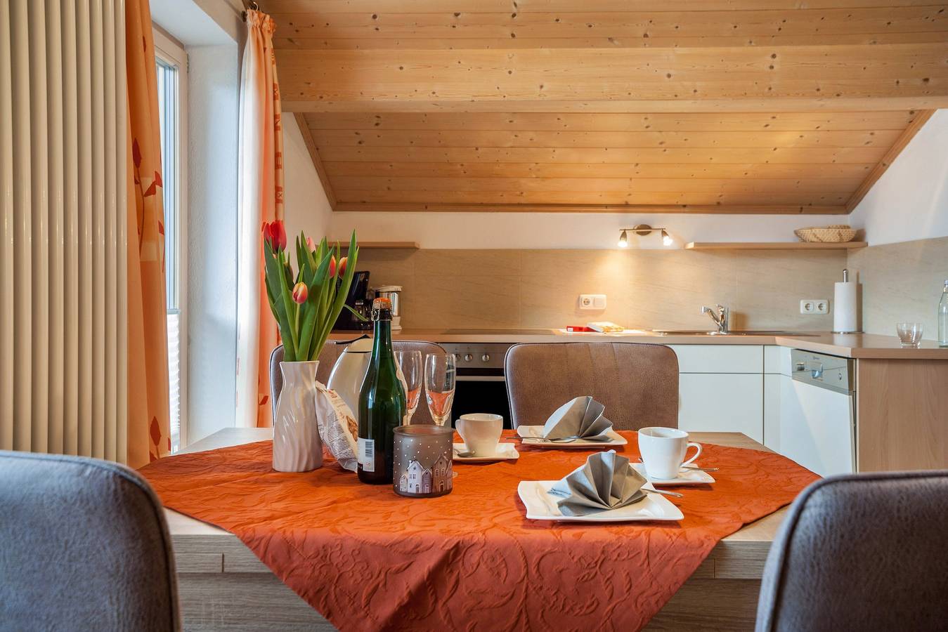 Appartement 'Schloßberg' met uitzicht op de bergen, balkon en Wi-Fi, foto 6