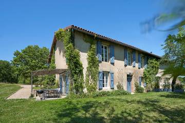Gîte pour 6 personnes, avec jardin et terrasse à Gaillac