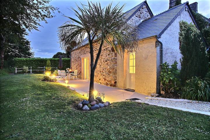 Gîte pour 4 personnes, avec piscine dans Sottevast