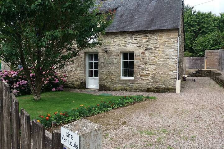 Gîte pour 5 personnes, avec piscine et jardin à Saint-Gravé