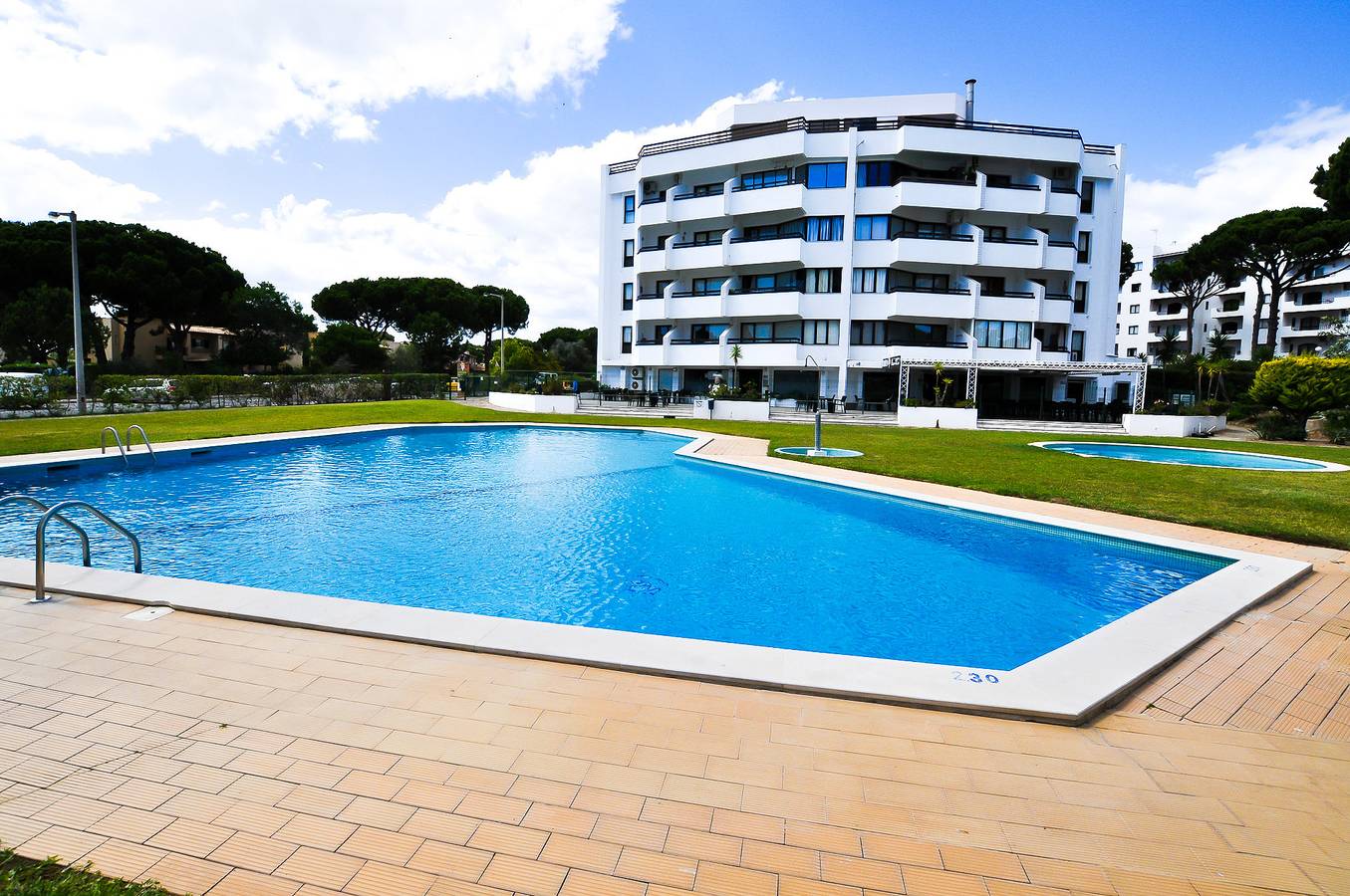 Entire apartment, T2 A/C Tenisgolf 405- Piscina-Wifi-Vilamoura in Vilamoura, Quarteira