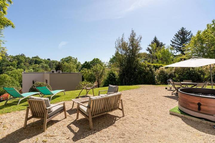 Location de vacances pour 2 personnes, avec jacuzzi et jardin à Saint-Didier-au-Mont-d'Or - 2