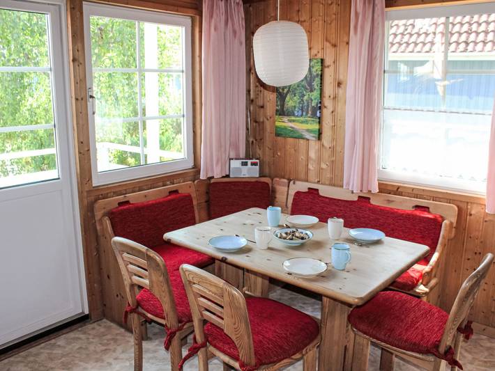 Ferienhaus für 6 Personen, mit Terrasse und Garten in Userin - 2