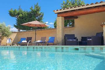 Gîte pour 12 personnes, avec jardin à Loriol-du-Comtat