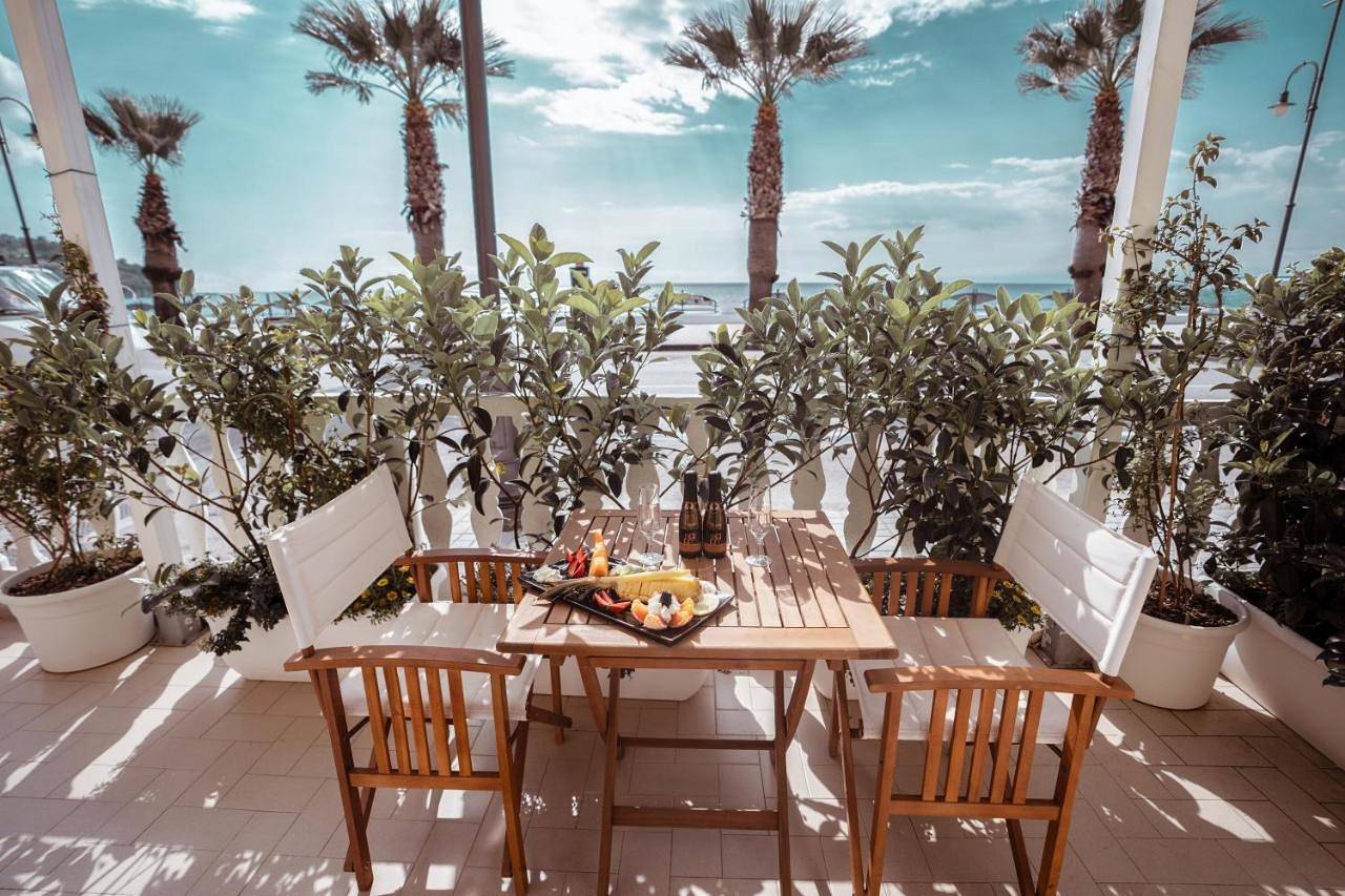 Break for two in Spiaggia di Agropoli, Agropoli