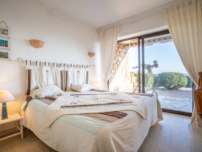 Gîte pour 4 personnes, avec jardin et terrasse dans Plage Du Grand Boucharel Saint Aygulf - 3