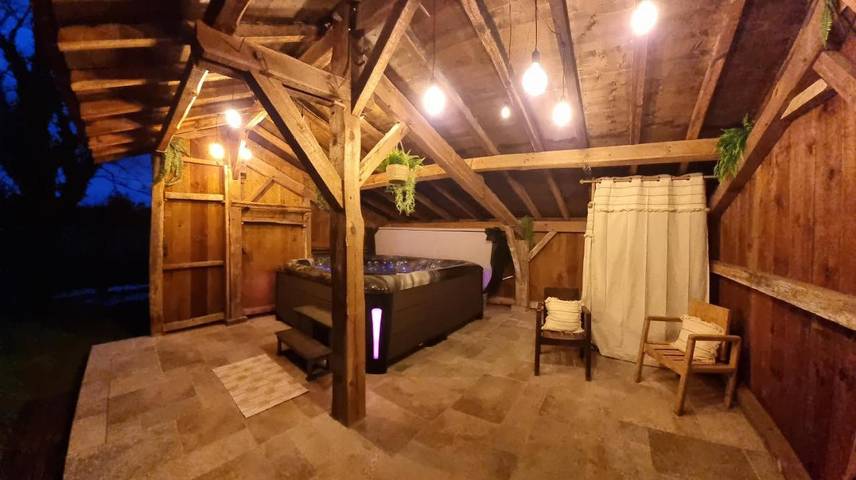 Location de vacances pour 12 personnes, avec piscine et jacuzzi ainsi que bassin pour enfant et jardin dans Mont-de-Marsan - 3