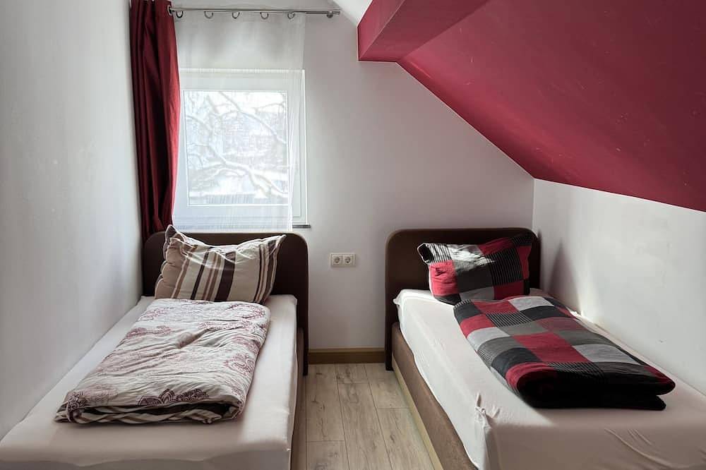 Ganze Wohnung, Semihome, Apartment mit zwei Schlafzimmern in Dietingen, Mittlerer Schwarzwald