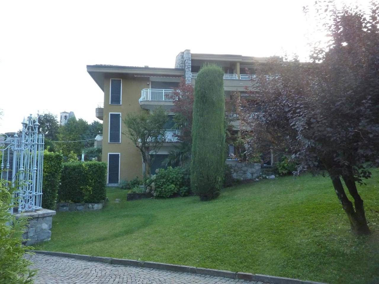 Ganze Wohnung, Apartment 'Hermitage Mimosa' mit Balkon in Porto Valtravaglia, Lago Maggiore (Lombardei)
