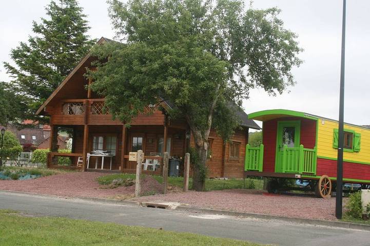 Gîte pour 4 personnes, avec jardin à Oust-Marest