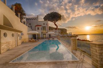 Location de vacances pour 10 personnes, avec jacuzzi et terrasse à Vico Equense