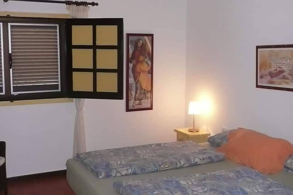 Villa mit Pool und herrlichem Meerblick in Playa Blanca, Yaiza