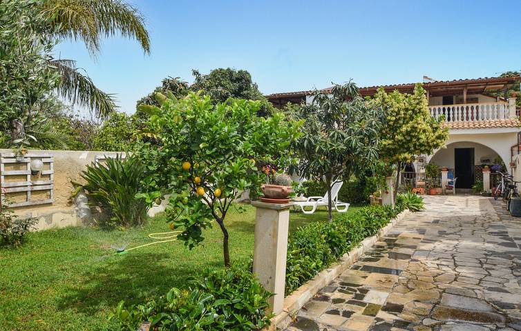 Casa vacanza per 5 persone, con Terrazza e Giardino a Siracusa