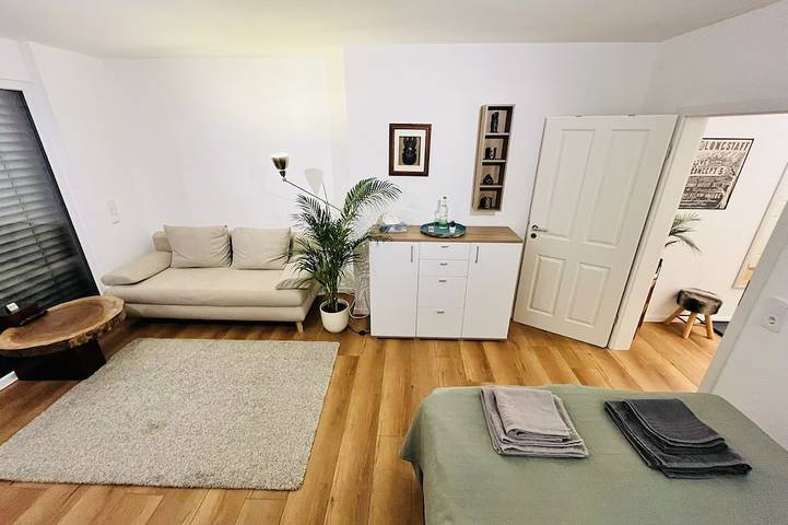 Ganze Wohnung, Apartment Leo in Langenfeld (Rheinland), Kreis Mettmann