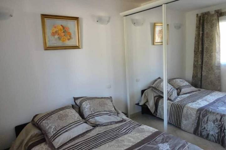 Gîte pour 5 personnes, avec terrasse et jardin dans Plage d'Agosta - 2