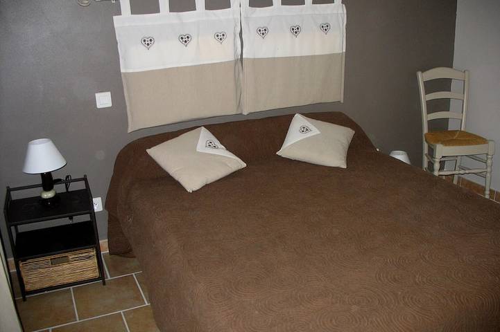 Gîte pour 4 personnes, avec terrasse et jardin à Pernes-les-Fontaines - 3