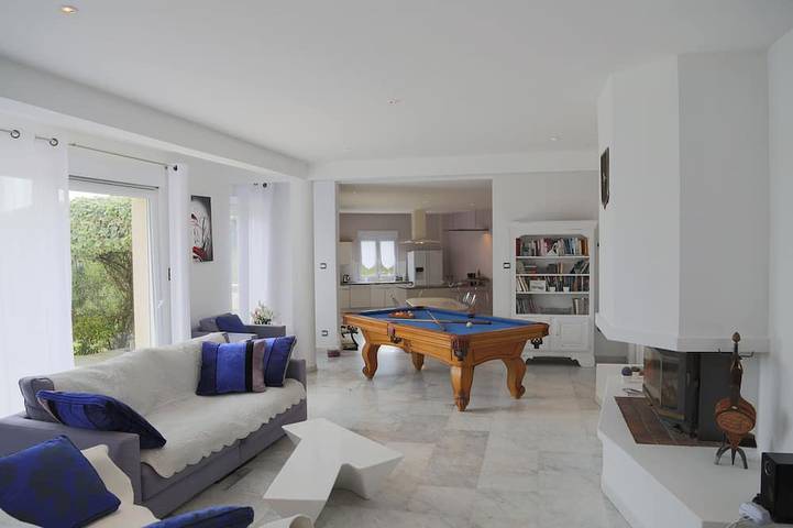 Villa pour 7 personnes, avec Balcon ainsi que Jacuzzi et Jardin