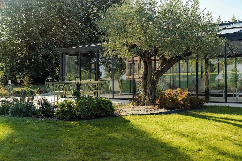 Domaine de l'Ormeau - Luxury Estate with Indoor Pool & Spa in Falaise, Normandy in Sainte-Thérèse-en-Pays-de-Falaise, Región de Caen