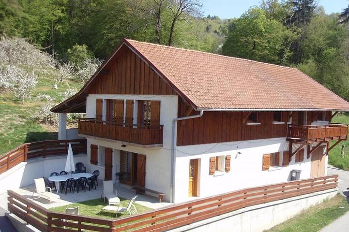 Location de vacances pour 10 personnes, avec Balcon et Jardin à Pallud
