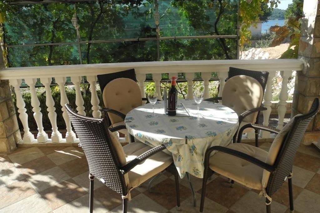 Ganze Wohnung, 1-Zimmer-Ferienwohnung mit Terrasse Zablace, Sibenik A-23960-a in Sibenik, Šibenik-Knin