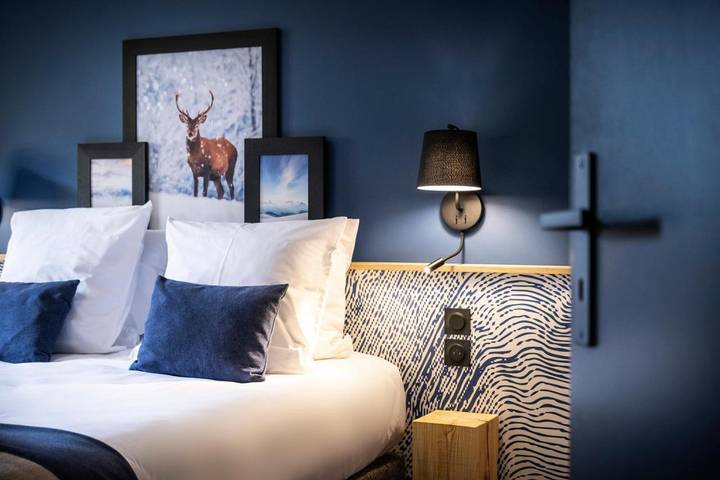 Appart’hôtel pour 10 personnes, avec piscine ainsi que sauna et balcon