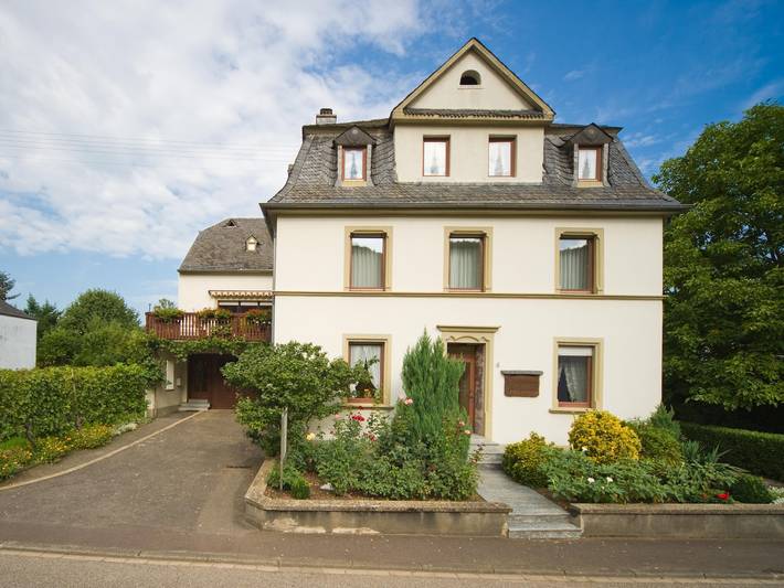 Ferienwohnung für 5 Personen, mit Balkon und Garten in Minheim