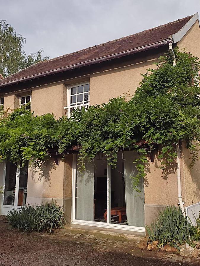 Two-Bedroom House in Vulaines-sur-Seine, Seine-et-Marne