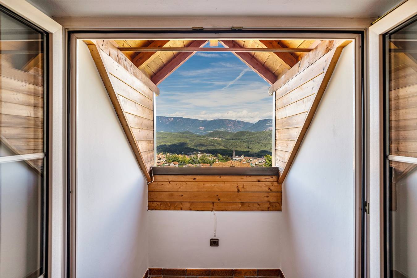 Ganze Wohnung, Ferienwohnung 'Annenhof Schwalbenglück' mit Bergblick, Gemeinschaftsterrasse und Wlan in Kalterer See, Kaltern an der Weinstraße