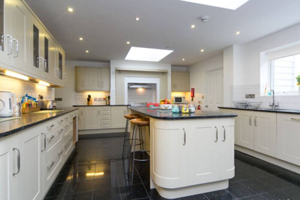 Pass the Keys | Bryn Ogwen Lovely Coastal Property in Bangor in Bangor, Snowdonia