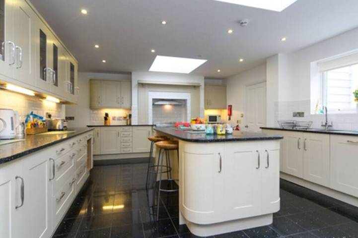 Holiday rental for 10 people, with garden, with pets in Bangor