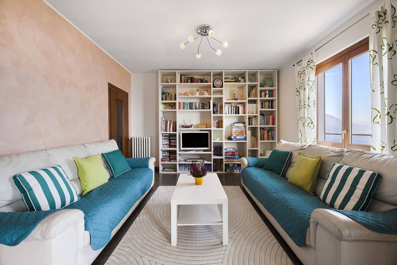 Casa Vacanze 'Giuly' con Vista al Lago, Terraza Privada y Wi-Fi in Municipio de Stazzona, Lago de Como