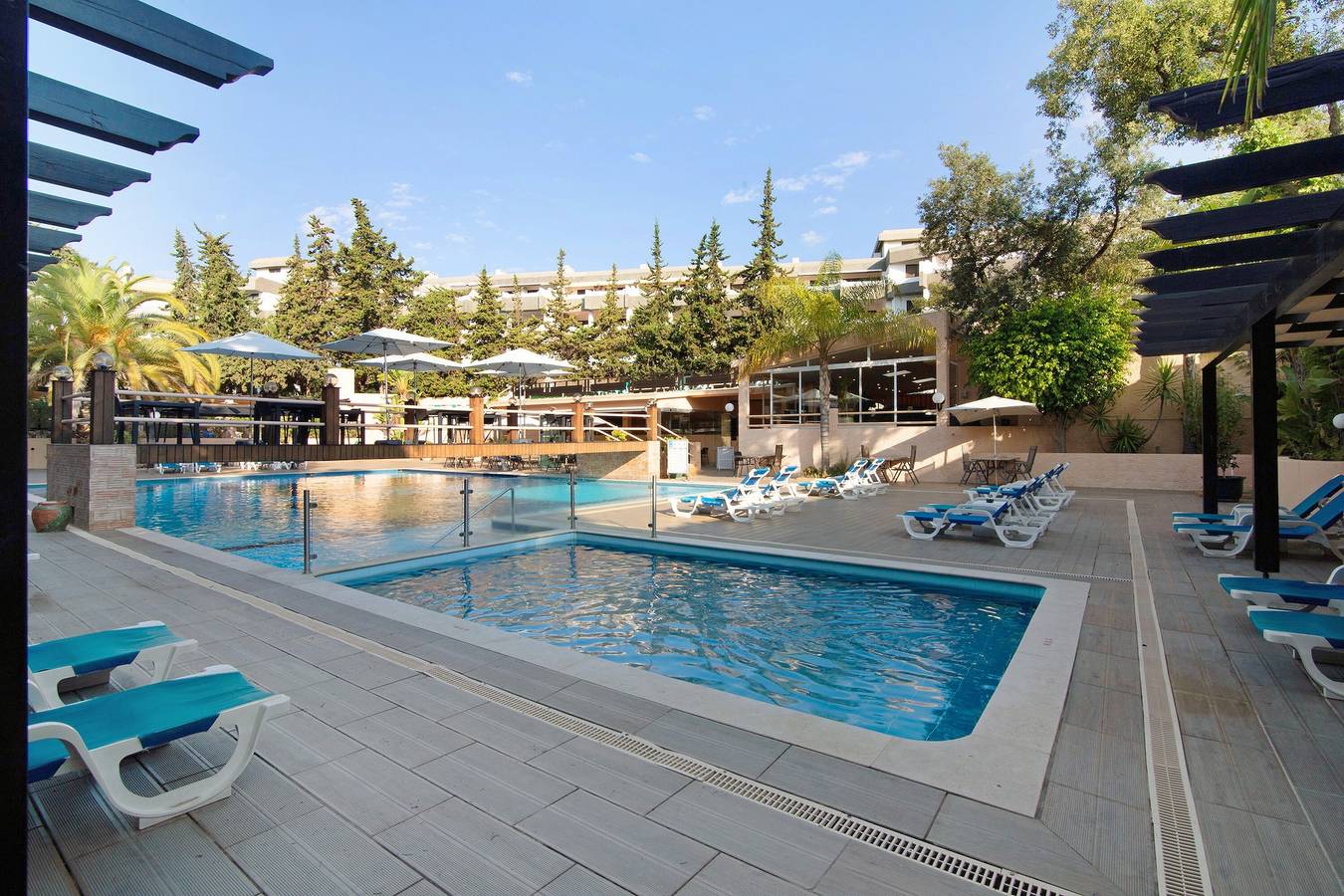 Casa de férias 'Casa Mila' com piscina partilhada, Wi-Fi e ar condicionado in Albufeira, Distrito de Faro