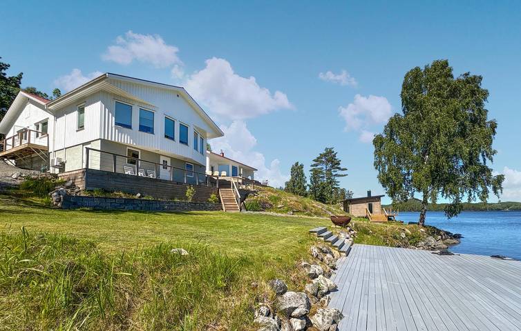 Ferienhaus für 14 Personen, mit Terrasse und Garten sowie Sauna in Schweden - 4