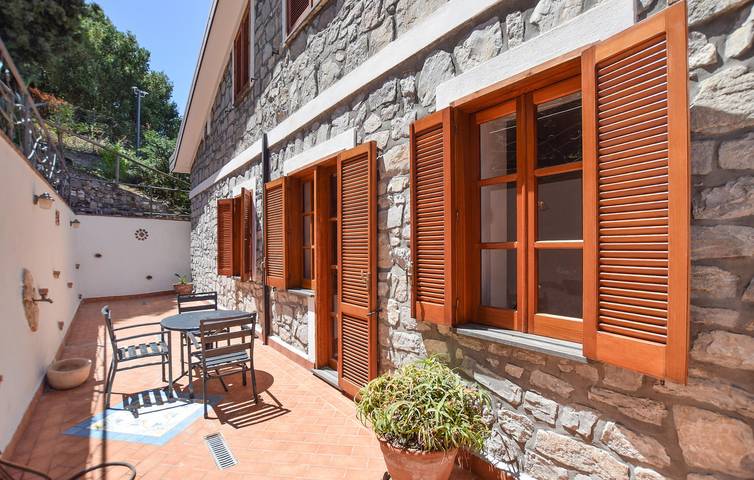 Appartement de vacances entier, Appartement avec vue sur la mer, Wi-Fi et parking, à 2,5 km de la plage in Ascea, Cilento Coast