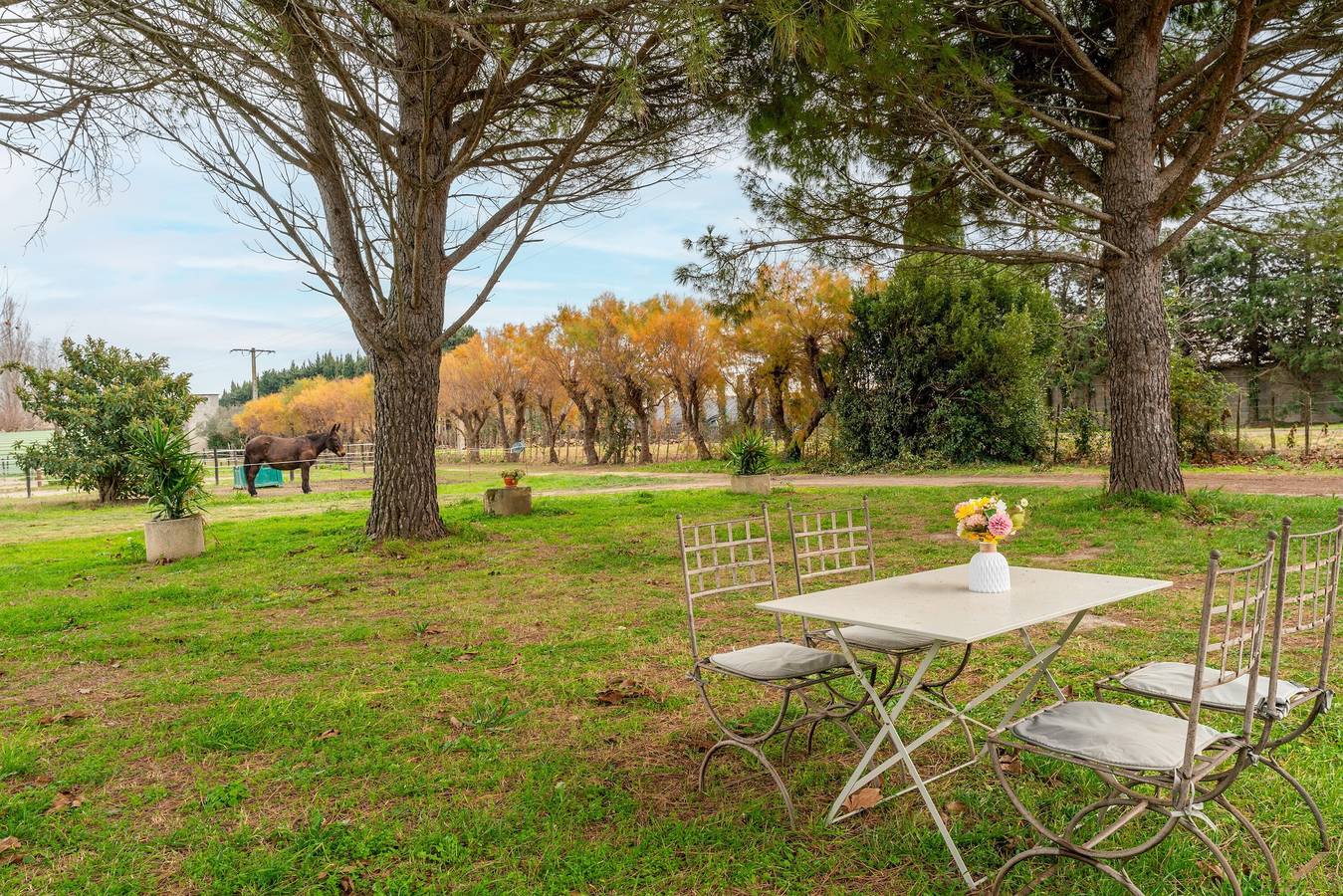 Casa vacacional 'Marquet' con terraza privada, jardín compartido y aire acondicionado in Beaucaire, Region de Nimes