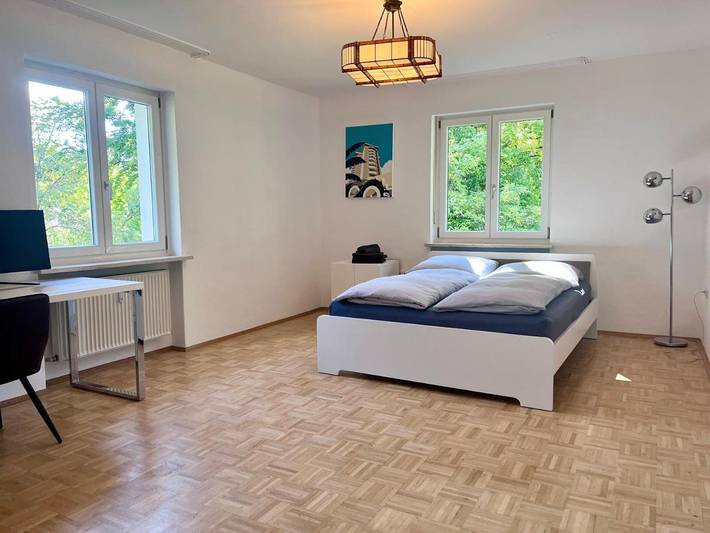 Ferienwohnung für 8 Personen, mit Garten und Whirlpool sowie Sauna, kinderfreundlich in München - 4